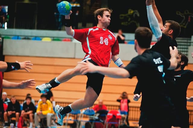Handball Sport: Découverte, techniques et règles essentielles