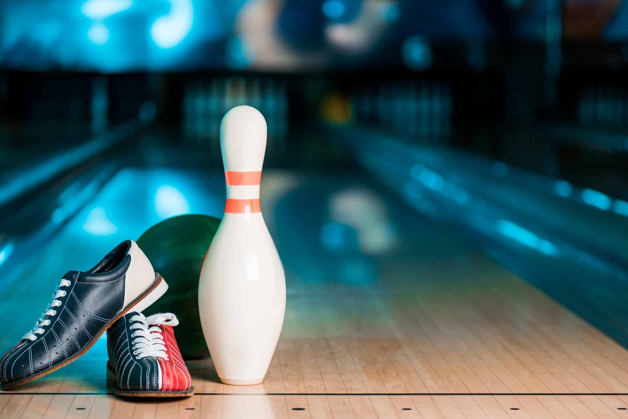 Règles de jeu bowling : un jeu d’adresse et de convivialité